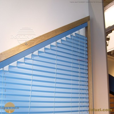 jaluzi perde eğimli meyilli üçgen yamuk şekilsiz alttan eğik formsuz üstten açılı açı shaped venetian blinds ahşap jaluzi perde (50)