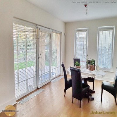 cam üstü jaluzi perde pencere pimapen üstünde üzerine sabitli ipli zıgıl zıgıllı zigil ipli zincirli düğmeli motorlu 25mm 50mm ahşap metal alüminyum jaluzi pvc pencere (39)