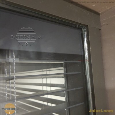 butonlu jaluzi perde buton düğmeli iki cam arası ısıcam ofis bölme perdesi ahşap 25mm 35mm 50 mm bölme motor motorlu ipli zincirli metal alüminyum jaluzi button system cam içi (23)