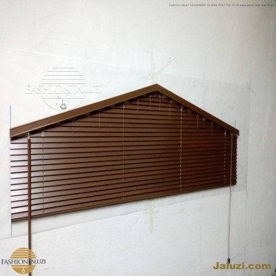 jaluzi perde eğimli meyilli üçgen yamuk şekilsiz alttan eğik formsuz üstten açılı açı shaped venetian blinds ahşap jaluzi perde (17)