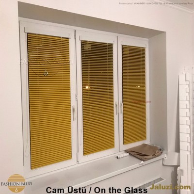 cam üstü jaluzi perde pencere pimapen üstünde üzerine sabitli ipli zıgıl zıgıllı zigil ipli zincirli düğmeli motorlu 25mm 50mm ahşap metal alüminyum jaluzi pvc pencere (31)