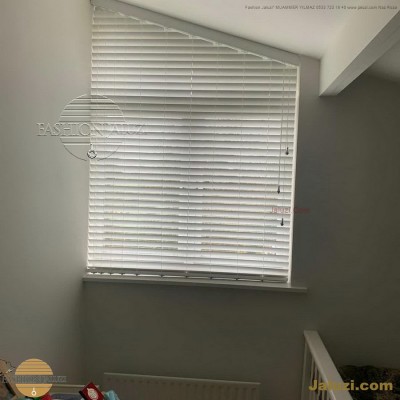 jaluzi perde eğimli meyilli üçgen yamuk şekilsiz alttan eğik formsuz üstten açılı açı shaped venetian blinds ahşap jaluzi perde (47)