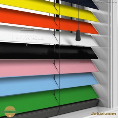 cam üstü jaluzi perde pencere pimapen üstünde üzerine sabitli ipli zıgıl zıgıllı zigil ipli zincirli düğmeli motorlu 25mm 50mm ahşap metal alüminyum jaluzi pvc pencere (67)