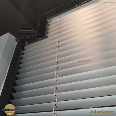 jaluzi perde eğimli meyilli üçgen yamuk şekilsiz alttan eğik formsuz üstten açılı açı shaped venetian blinds ahşap jaluzi perde (57)
