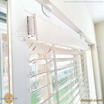 cam üstü jaluzi perde pencere pimapen üstünde üzerine sabitli ipli zıgıl zıgıllı zigil ipli zincirli düğmeli motorlu 25mm 50mm ahşap metal alüminyum jaluzi pvc pencere (40)