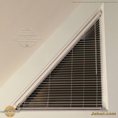 jaluzi perde eğimli meyilli üçgen yamuk şekilsiz alttan eğik formsuz üstten açılı açı shaped venetian blinds ahşap jaluzi perde (29)