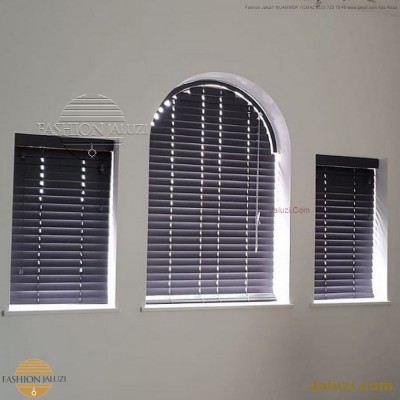 jaluzi perde eğimli meyilli üçgen yamuk şekilsiz alttan eğik formsuz üstten açılı açı shaped venetian blinds ahşap jaluzi perde (12)