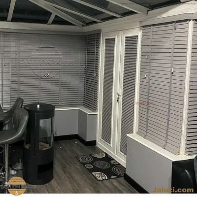 cam üstü jaluzi perde pencere pimapen üstünde üzerine sabitli ipli zıgıl zıgıllı zigil ipli zincirli düğmeli motorlu 25mm 50mm ahşap metal alüminyum jaluzi pvc pencere (52)